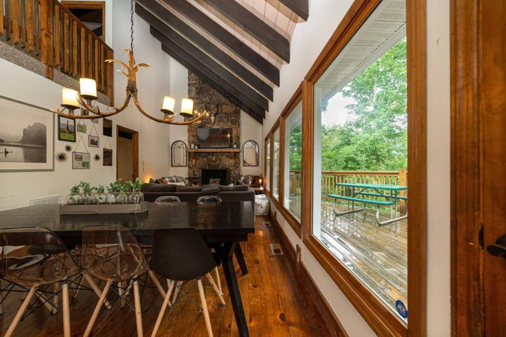 Вілла A Smoky Mountains Retreat - Chalet De Montagne Гатлінбург Екстер'єр фото