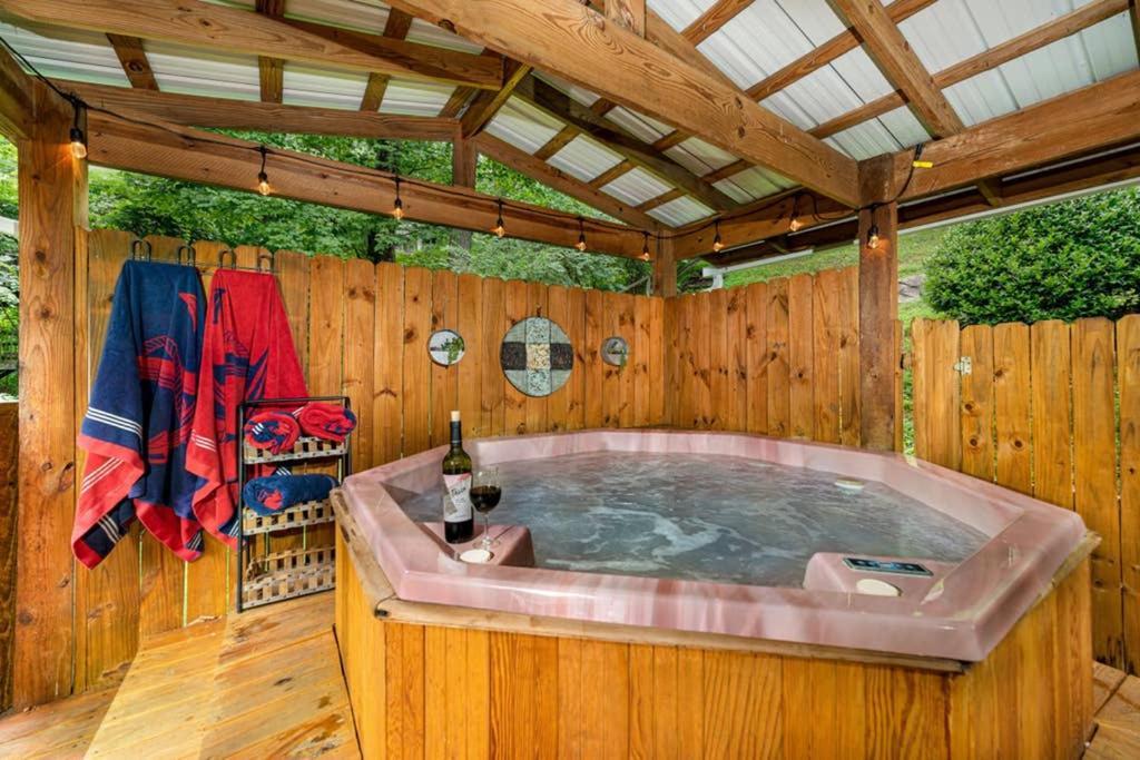 Вілла A Smoky Mountains Retreat - Chalet De Montagne Гатлінбург Екстер'єр фото